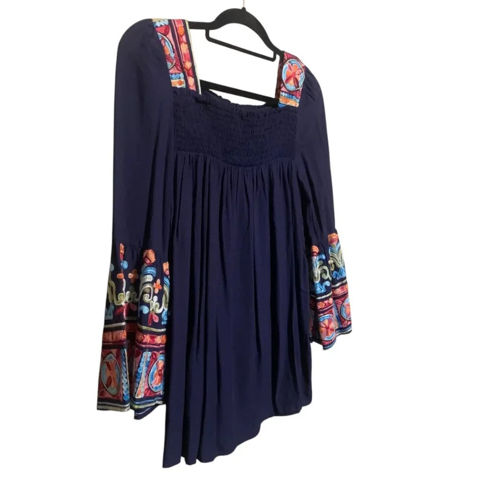 Cowgirl Legend Women’s Tunic Blue Turquoise Beads Embroidered‎ Peasant Blouse.